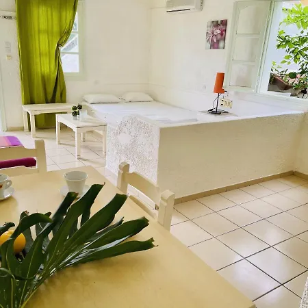 Optasia מלון הרסוניסוס